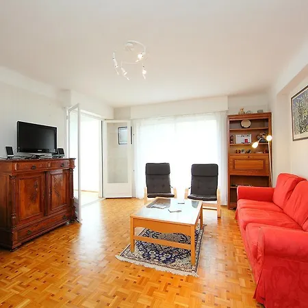Victoria Apartment